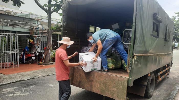 Nhận quà từ tỉnh Đoàn Bình Phước và trao tặng tã cho tỉnh Đoàn (ngày 16/09/2021)